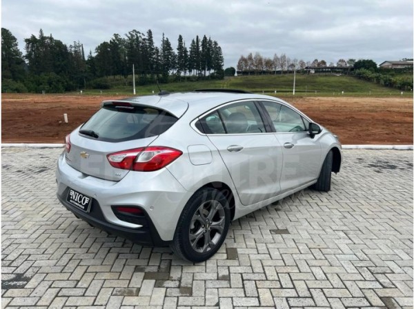 2018 Chevrolet Cruze Sport 6 – Manual do Proprietário